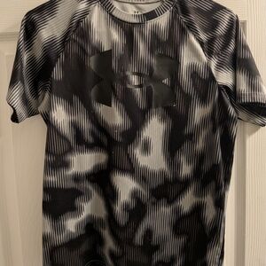 Under Armour Youth Large Black and White Camo Tee